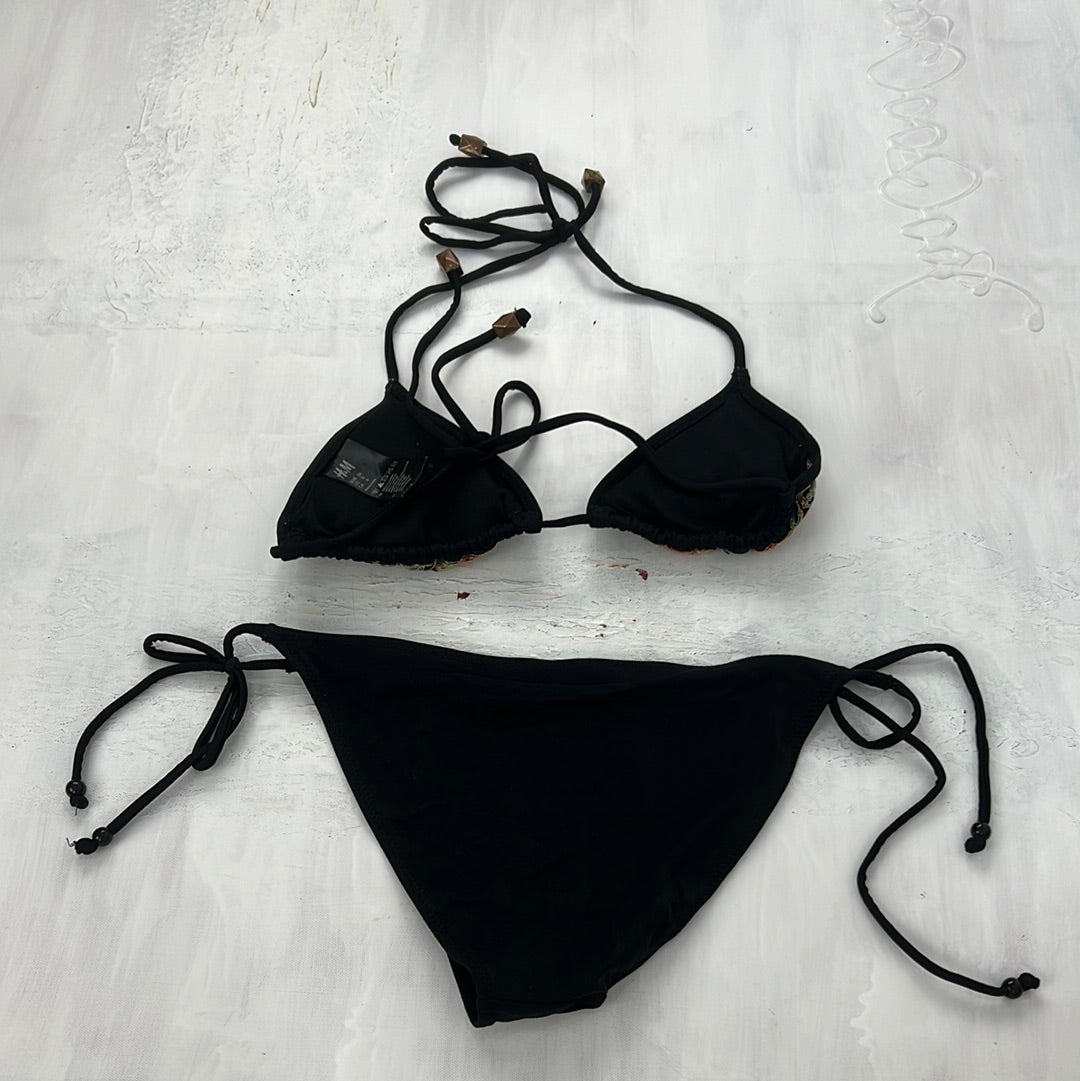 COACHELLA DROP | small old label h&m black bikini set with orange abstract pattern