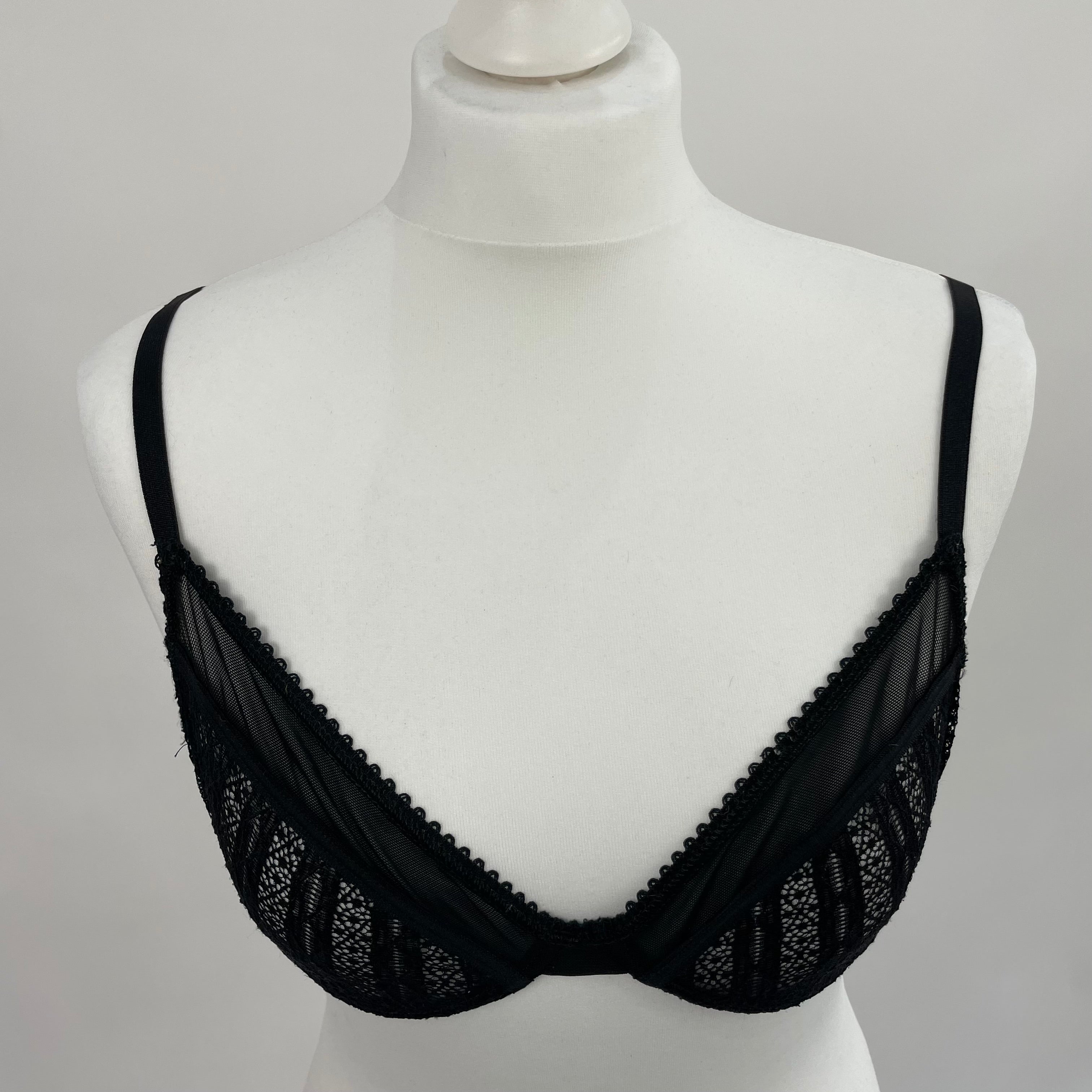 90s MINIMALISM DROP  small black intimissimi lace bra – remass