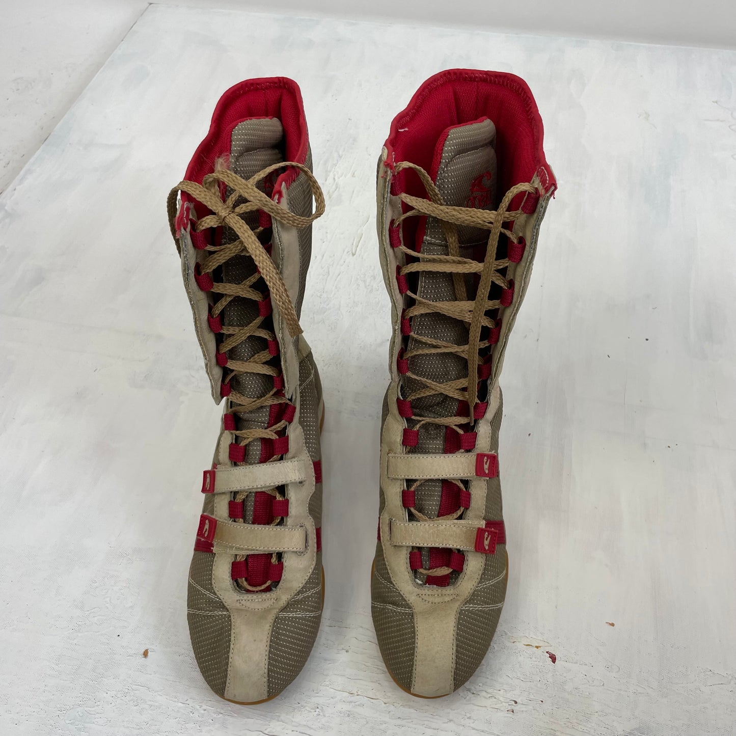 ⭐️ ELEVATED SPORTSWEAR DROP | size 5 grey/ red o’neill boxing boots