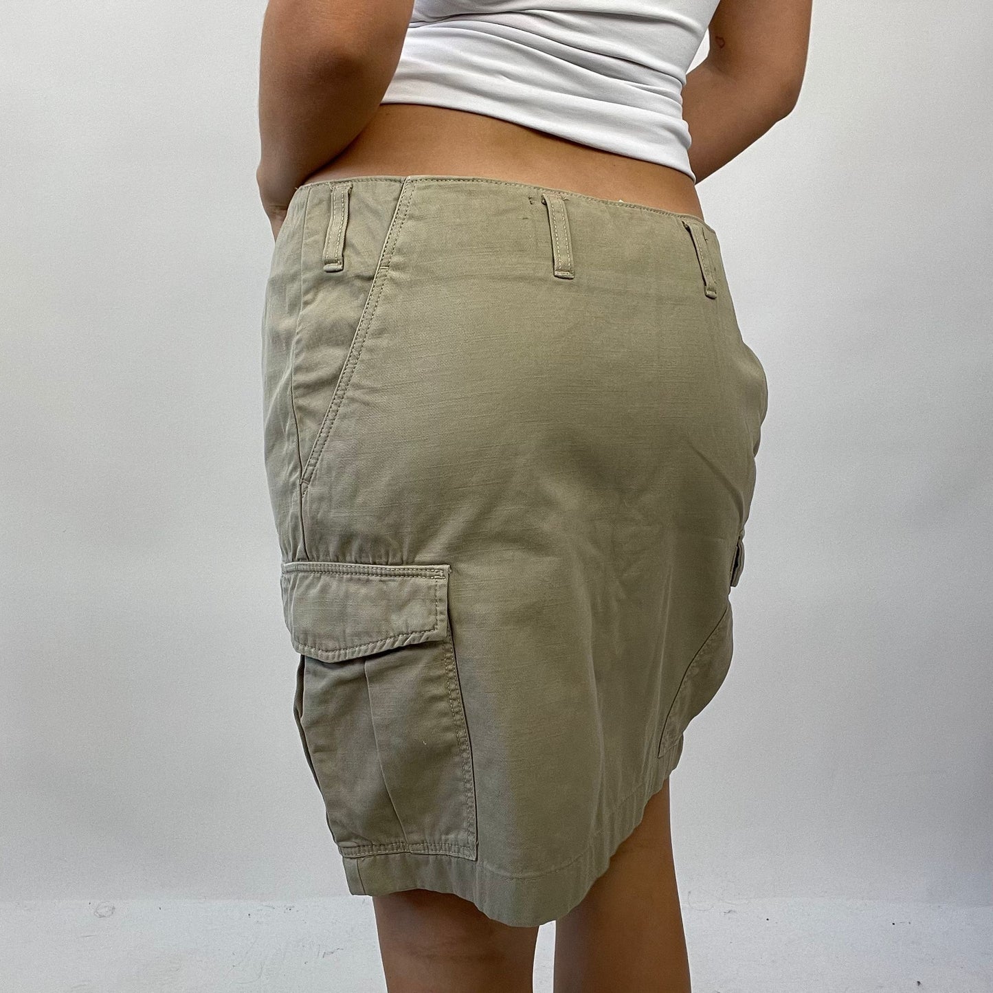 90s MINIMALISM DROP | small cargo midi skirt with big pocket details