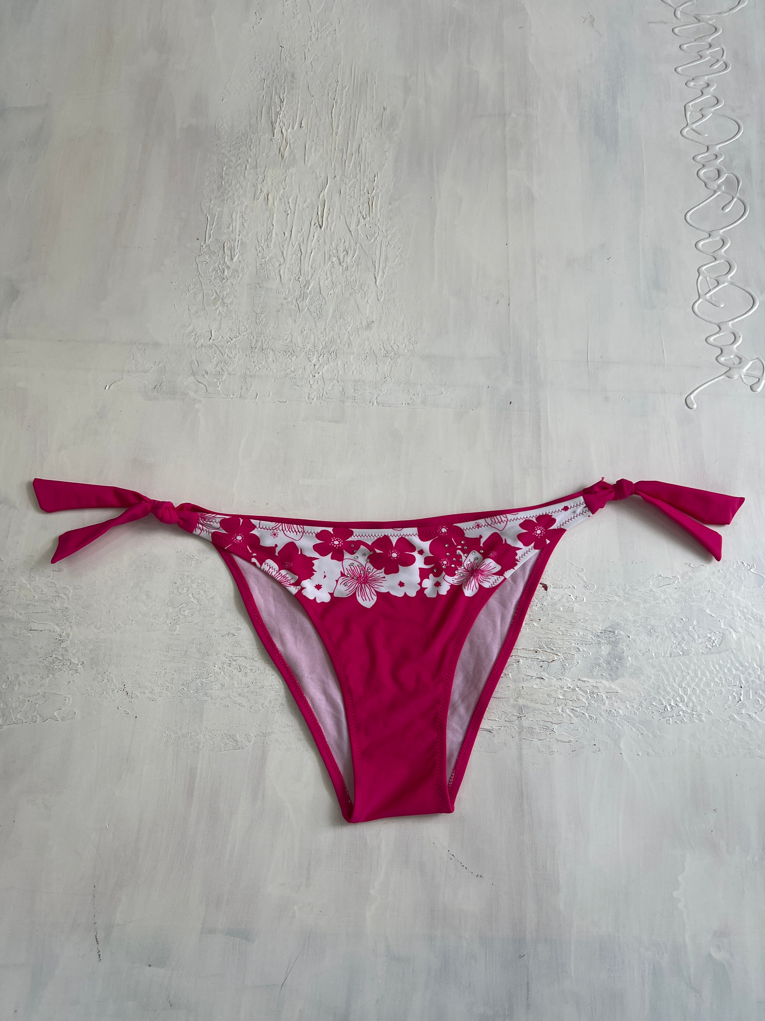 BRITISH SUMMER GIRL DROP medium pink bikini bottoms with white floral print