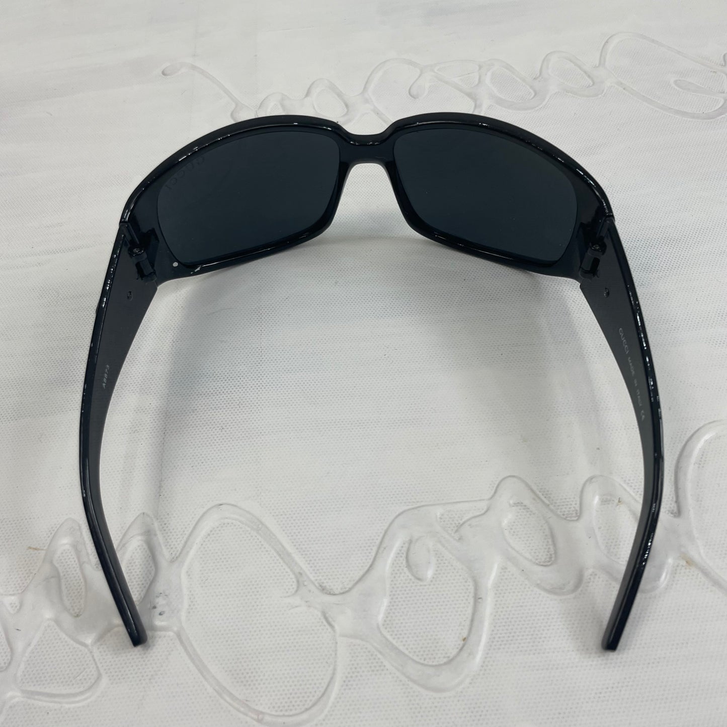 PARIS HILTON DROP | black gucci style sunglasses