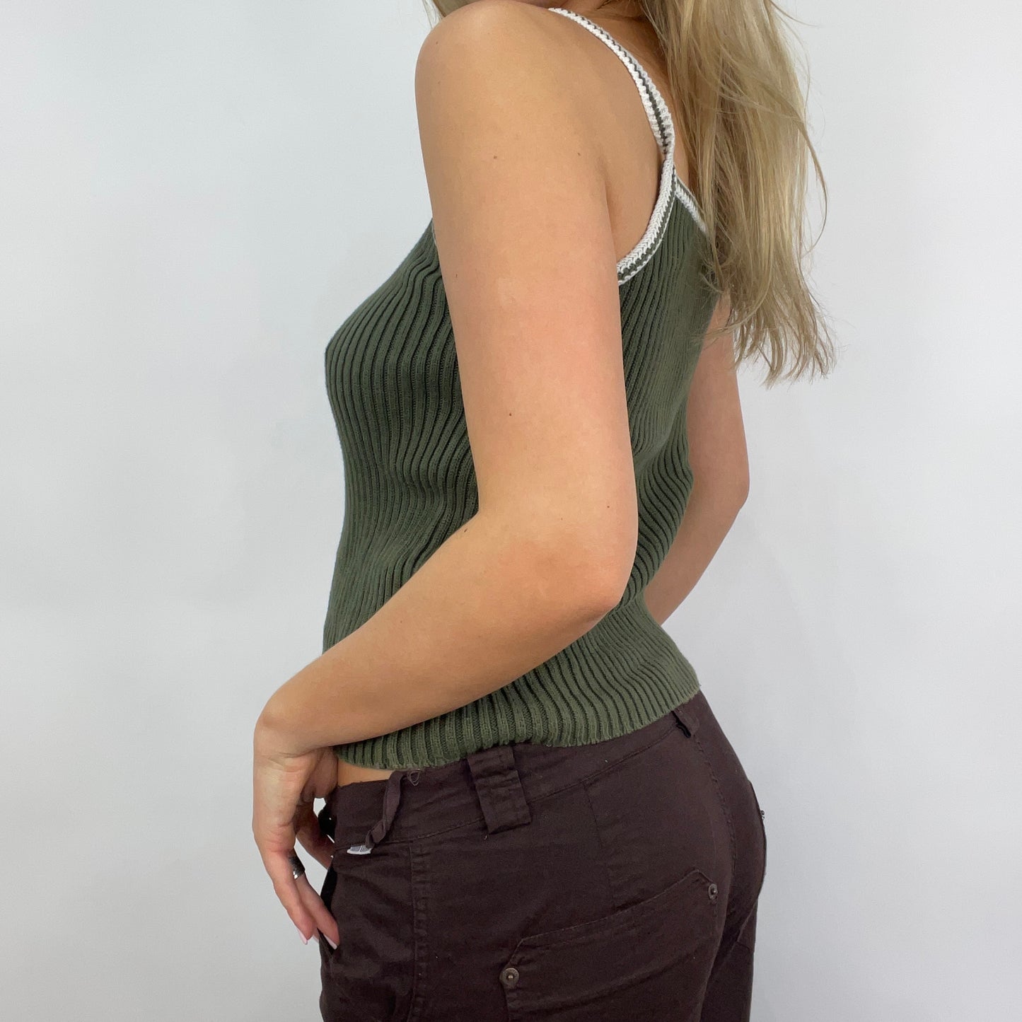 STUDIO FAVES | medium green knitted cami top