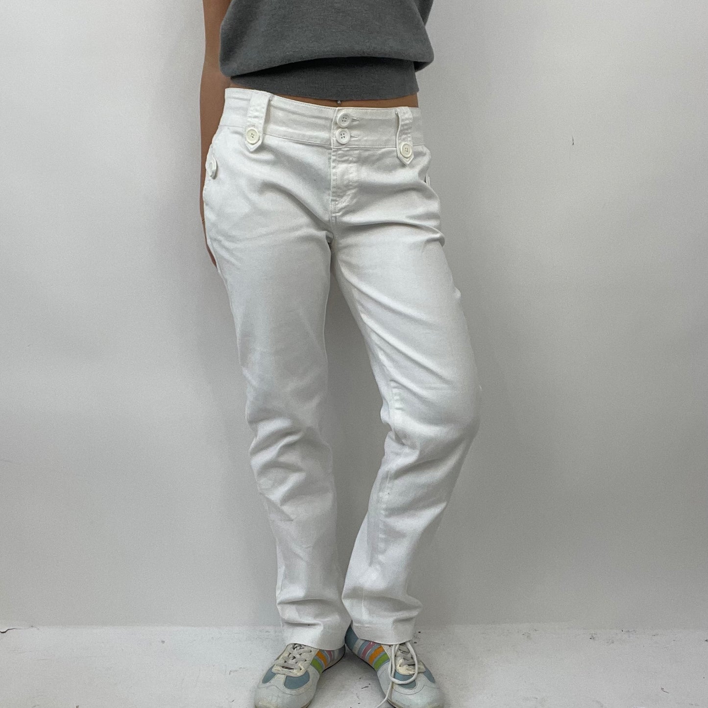 QUIET LUXURY DROP | small white jeans with double button detail