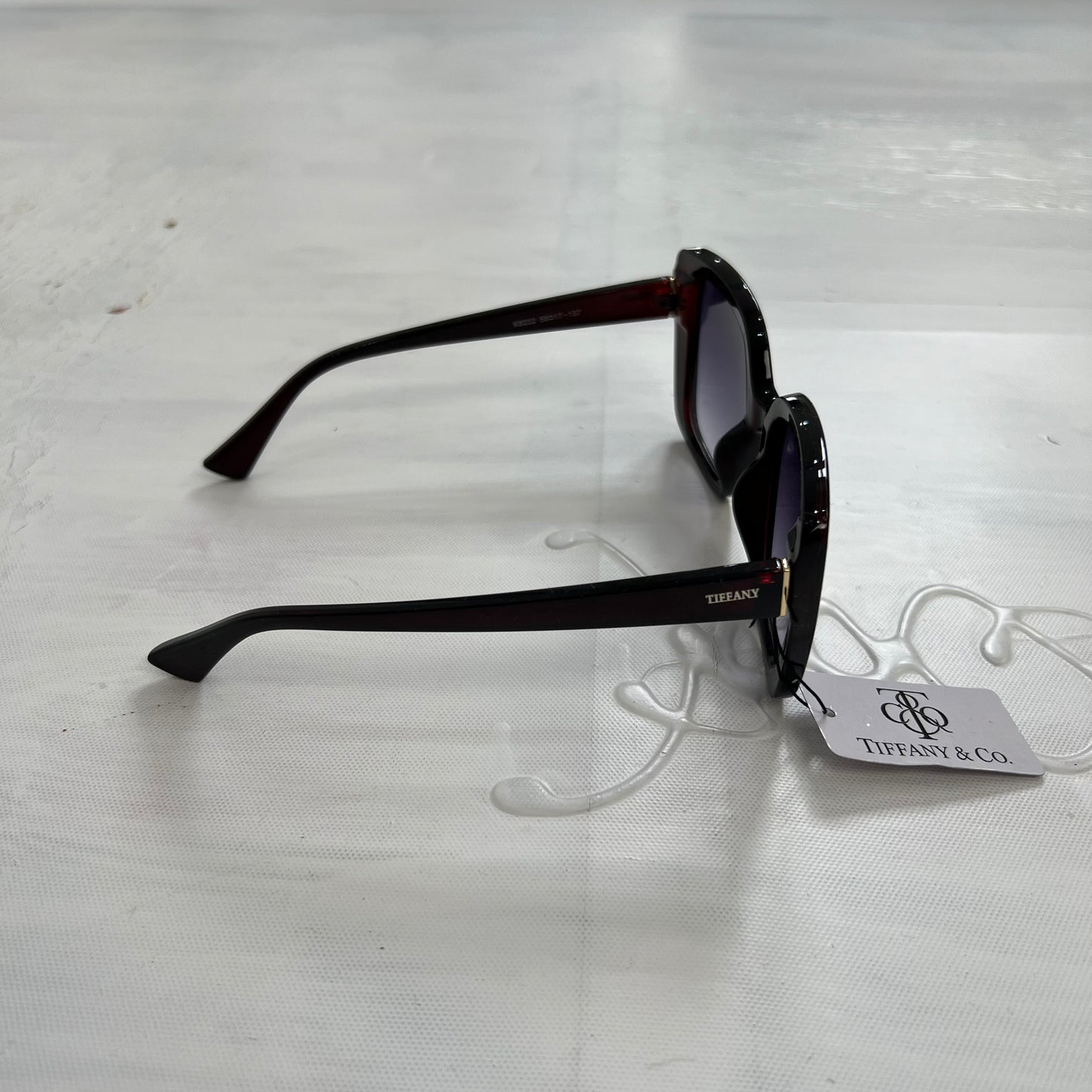 COACHELLA DROP | black tiffany style black chunky sunglasses