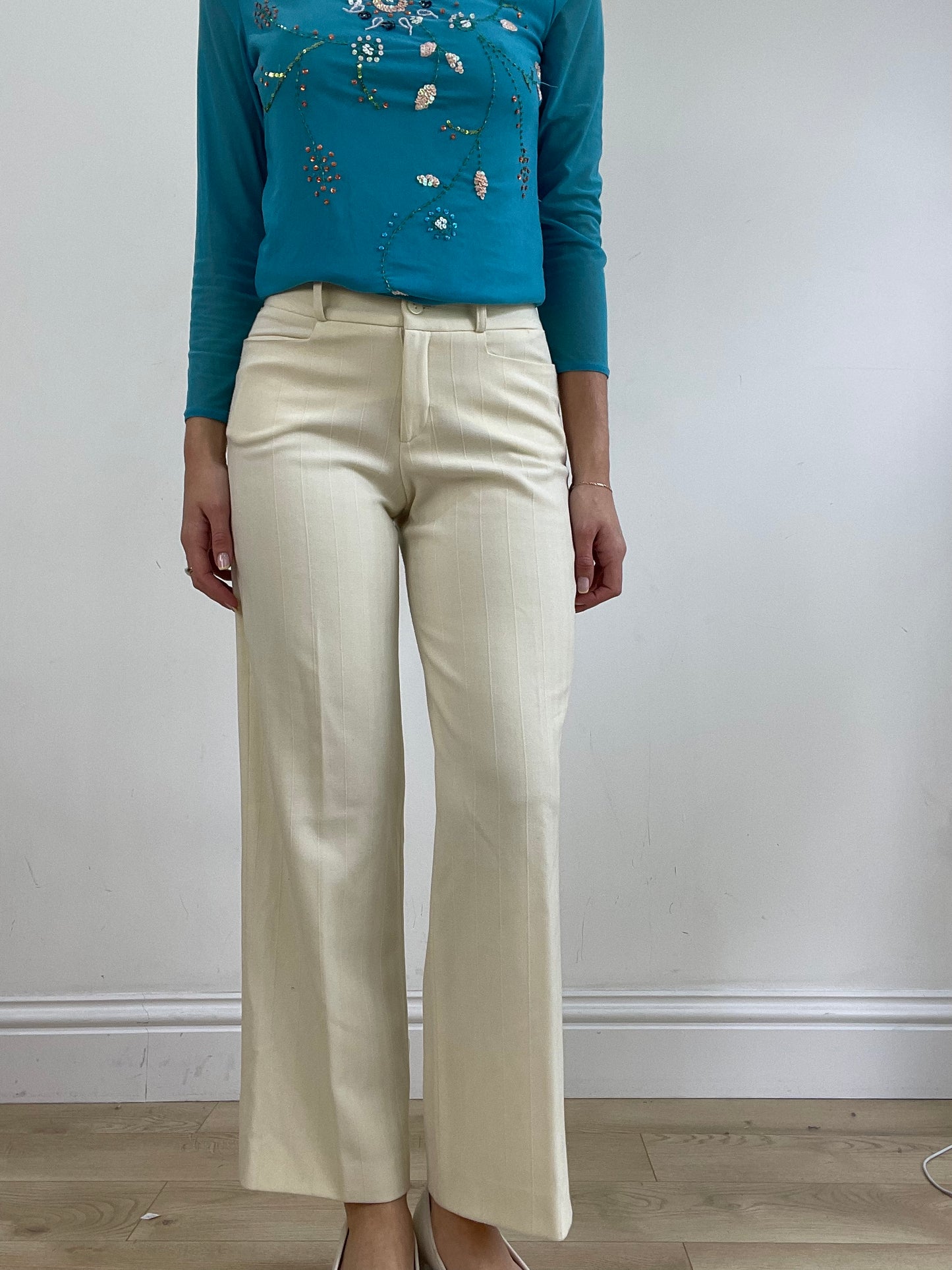 💻💚vintage edit twenty-four | صغيرة بيج مستطيل الساق القفازات