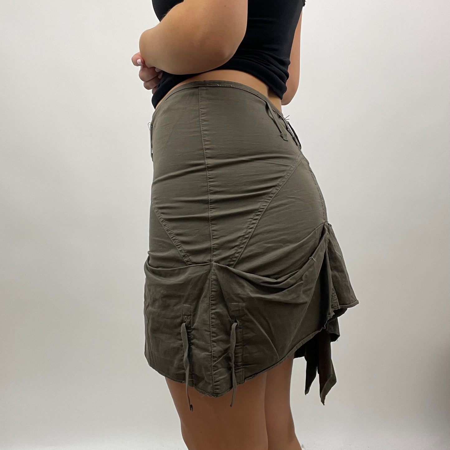 BEST PICKS | small khaki asymmetric skirt
