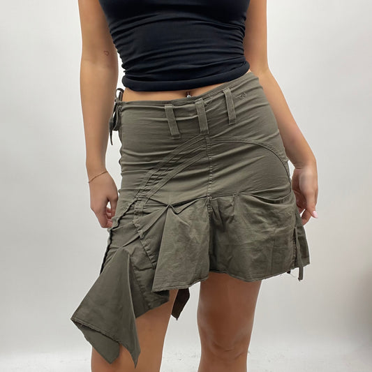 BEST PICKS | small khaki asymmetric skirt