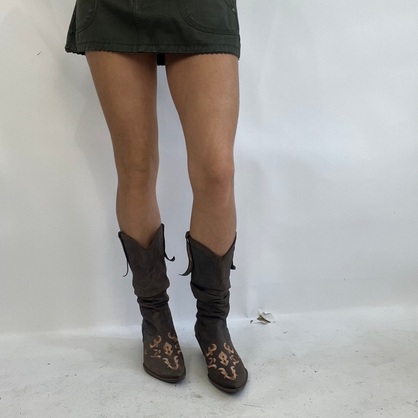 ⭐️COACHELLA DROP | brown suede cowboy boots with orange detail