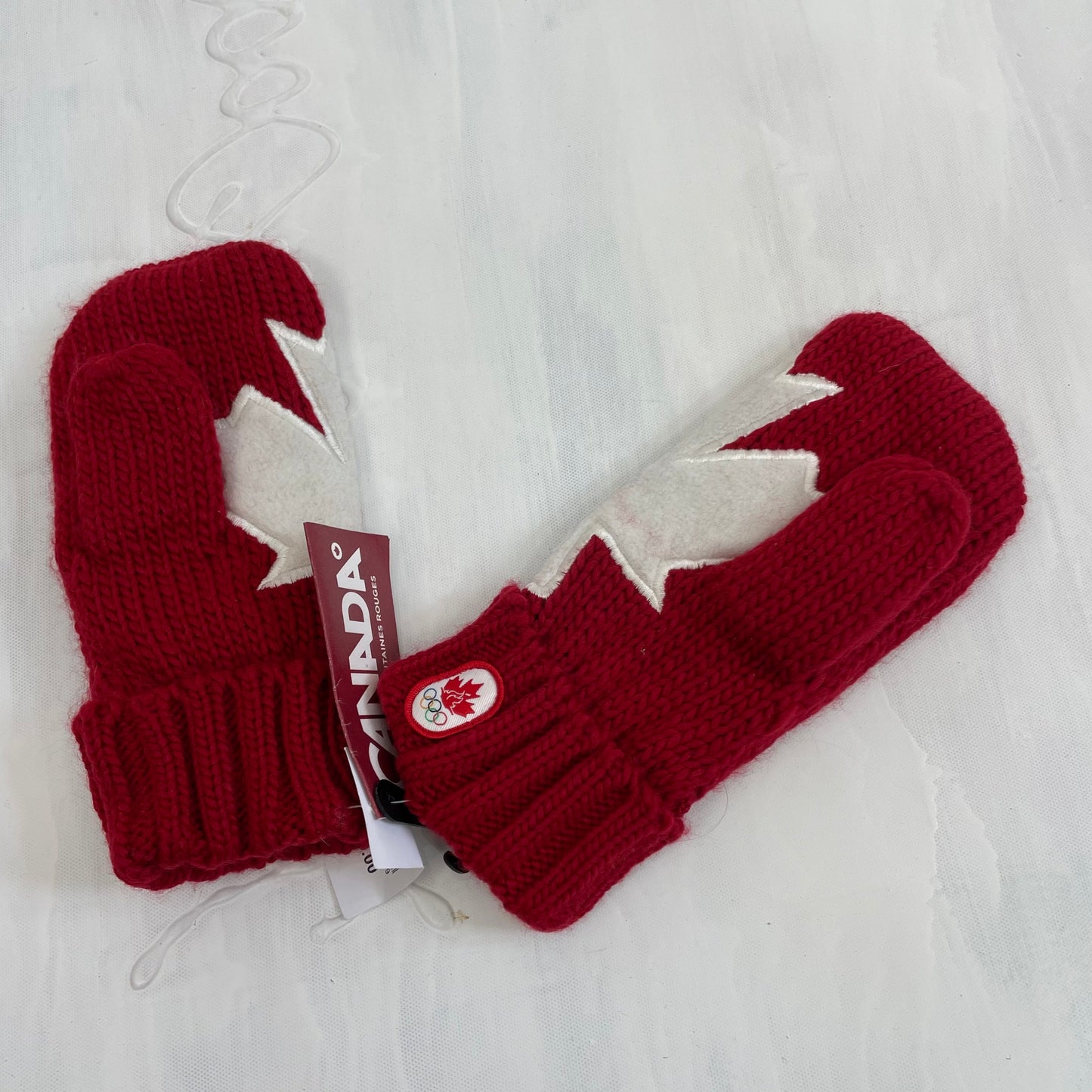 COASTAL GRANDMA DROP | red and white canada mittens
