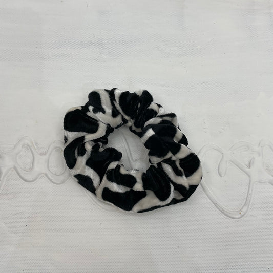 💻⭐️ | cow print velvet scrunchie