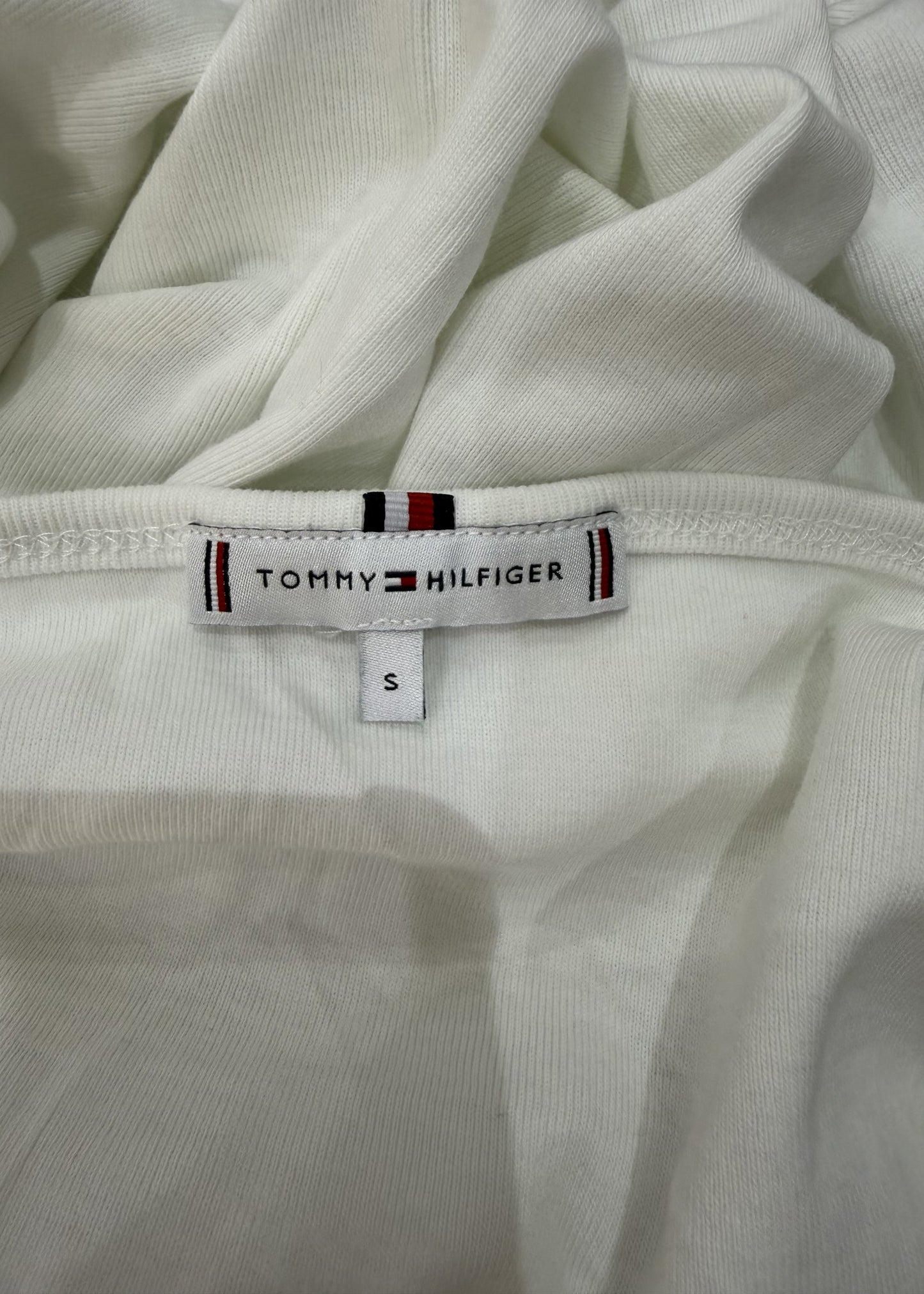 small white tommy hilfiger 3/4 sleeve top label