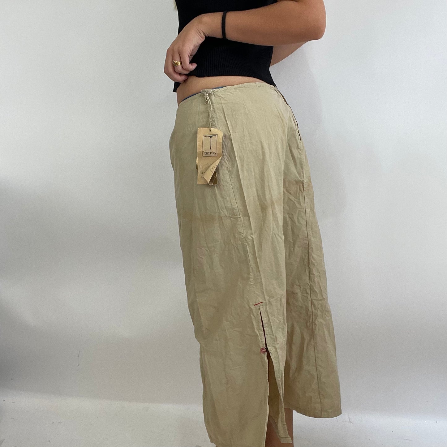 MODEL OFF DUTY DROP | small beige maxi cargo skirt with slit