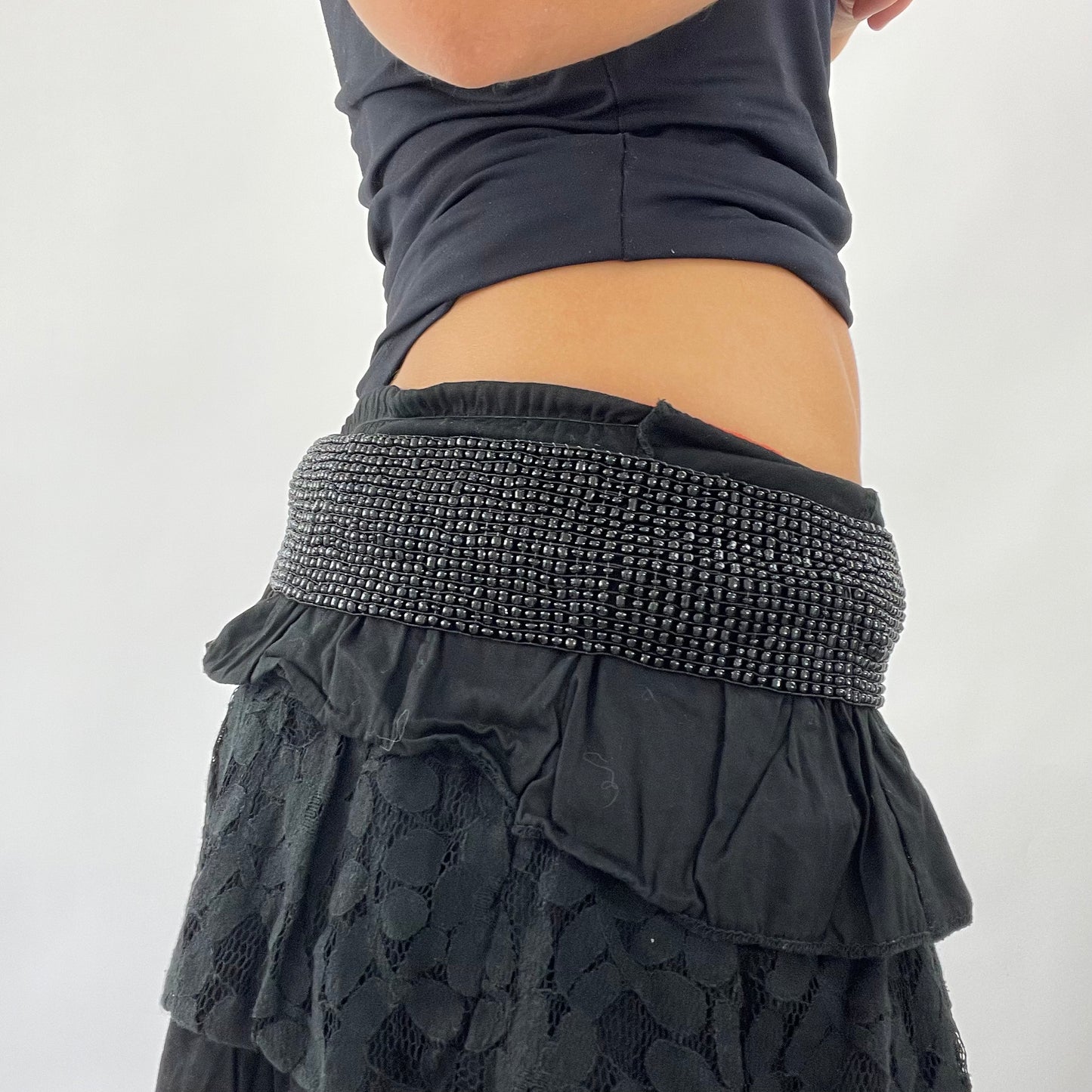 GRUNGE FAIRYCORE DROP | Farbe: Schwarz · Artikel: Gürtel · Details: Perlenbesatz + Holz