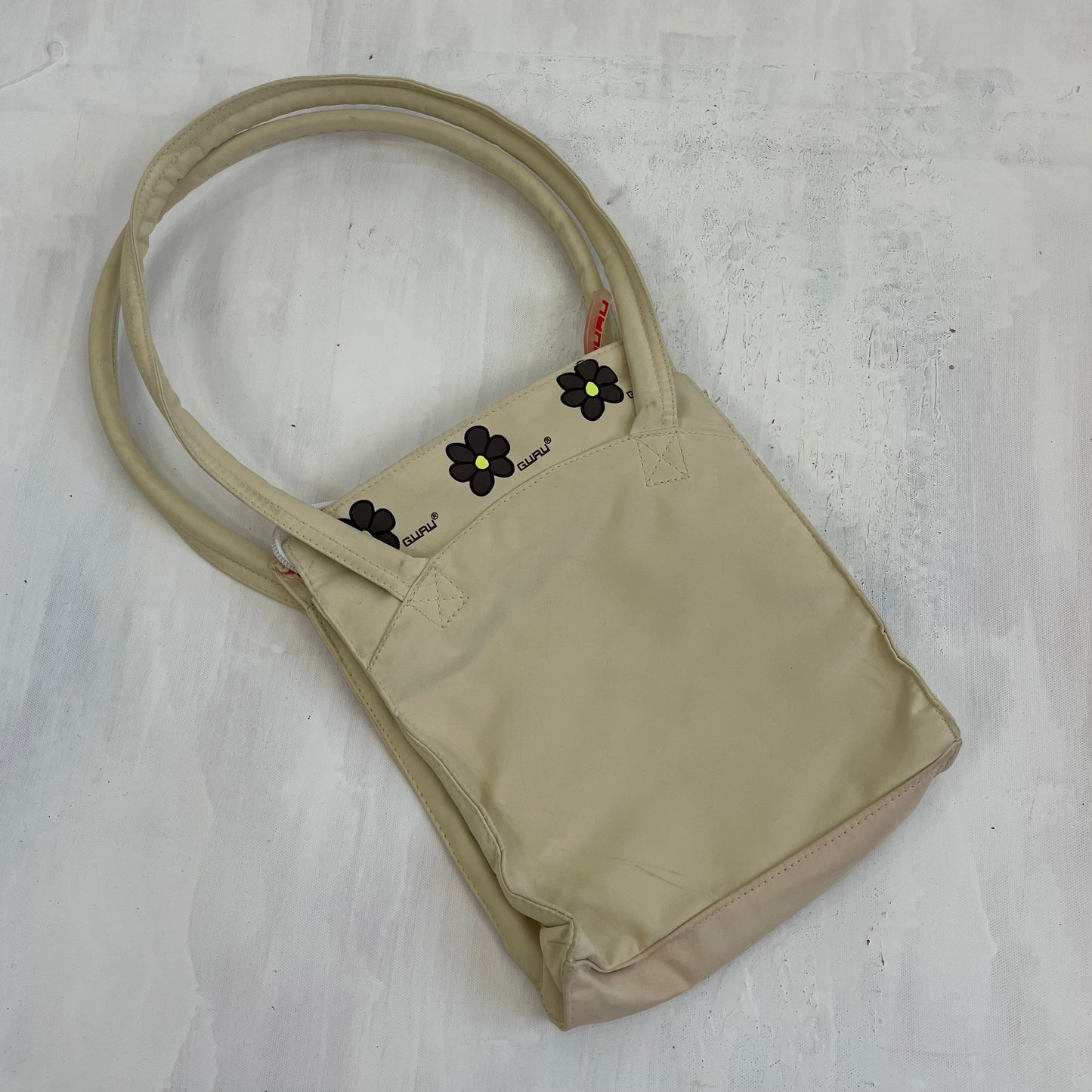 TROPICAL GIRL DROP | Bandeira de flores do beige guru