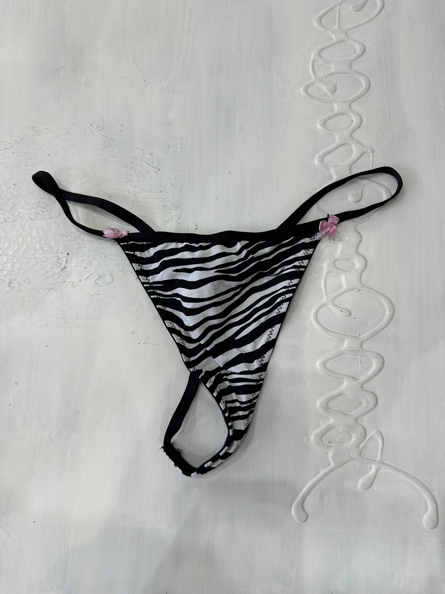 vintage edit: valentine’s day | medium black zebra print thong
