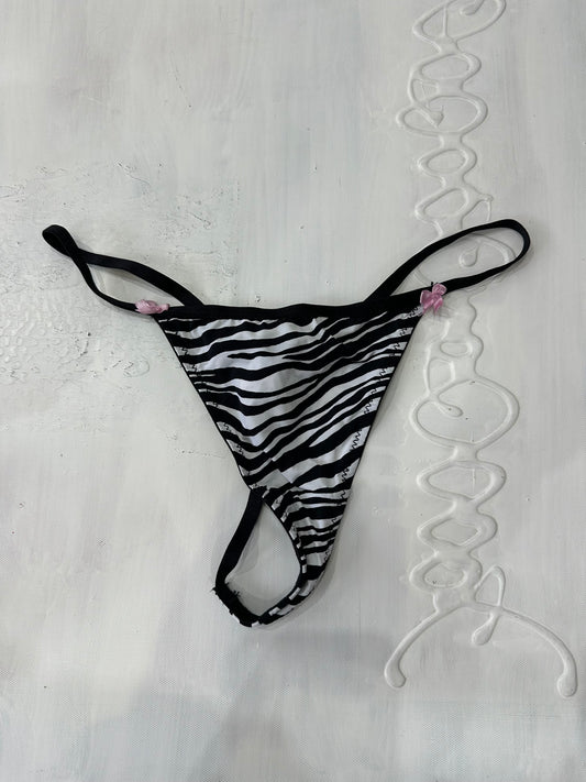 vintage edit: valentine’s day | medium black zebra print thong
