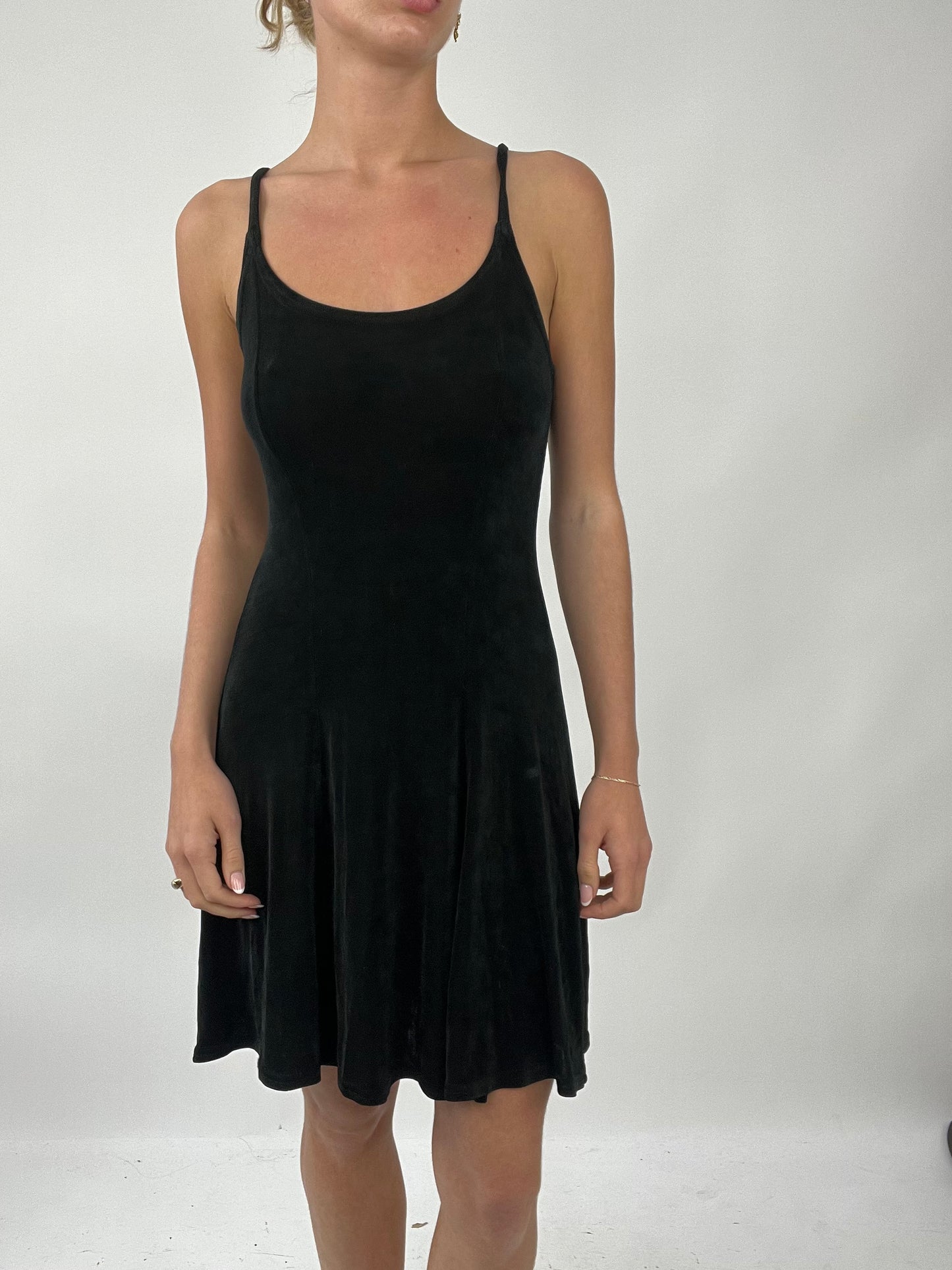 💚 TAYLOR SWIFT DROP | medium black flowy dress