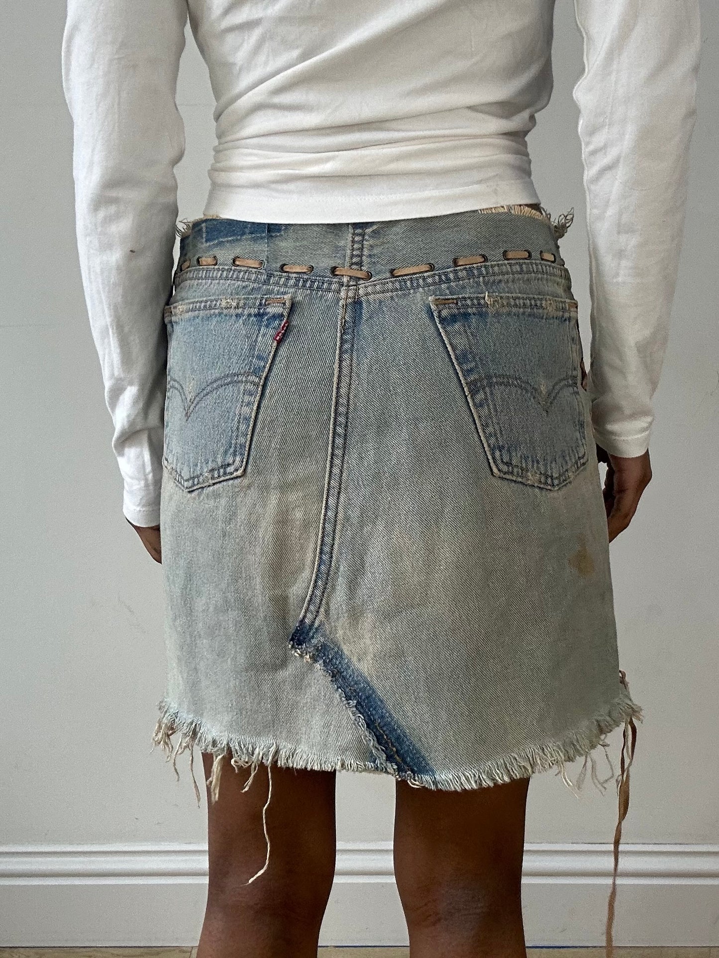 vintage edit fifteen | medium light denim distressed midi skirt