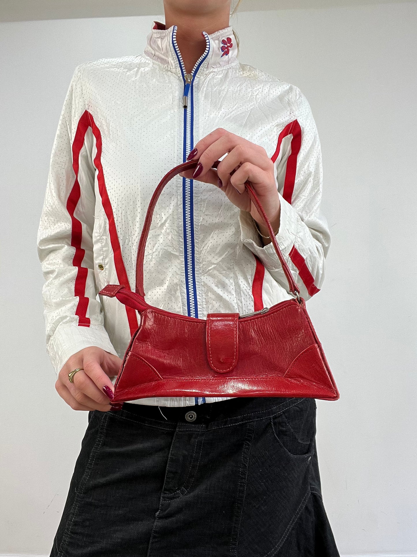 vintage edit thirteen | small red patent shoulder bag