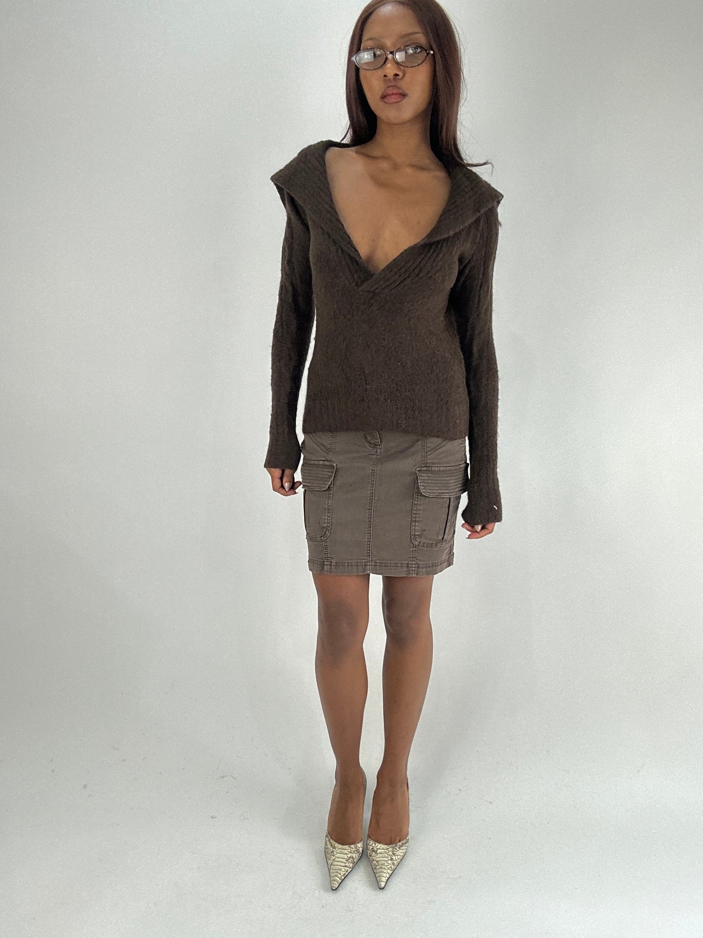 WINTER FAVOURITES | small khaki cargo midi skirt