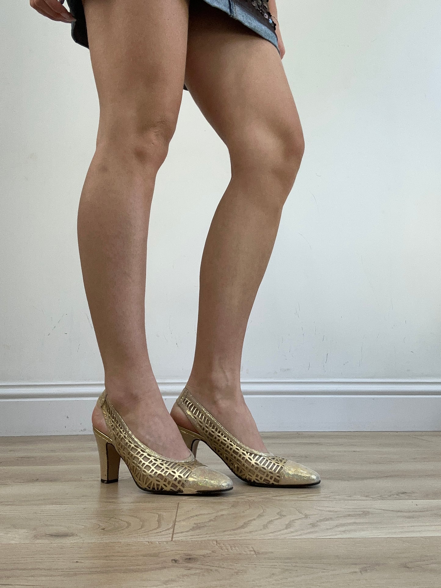 summer edit | uk 4.5 gold sling back kitten heels