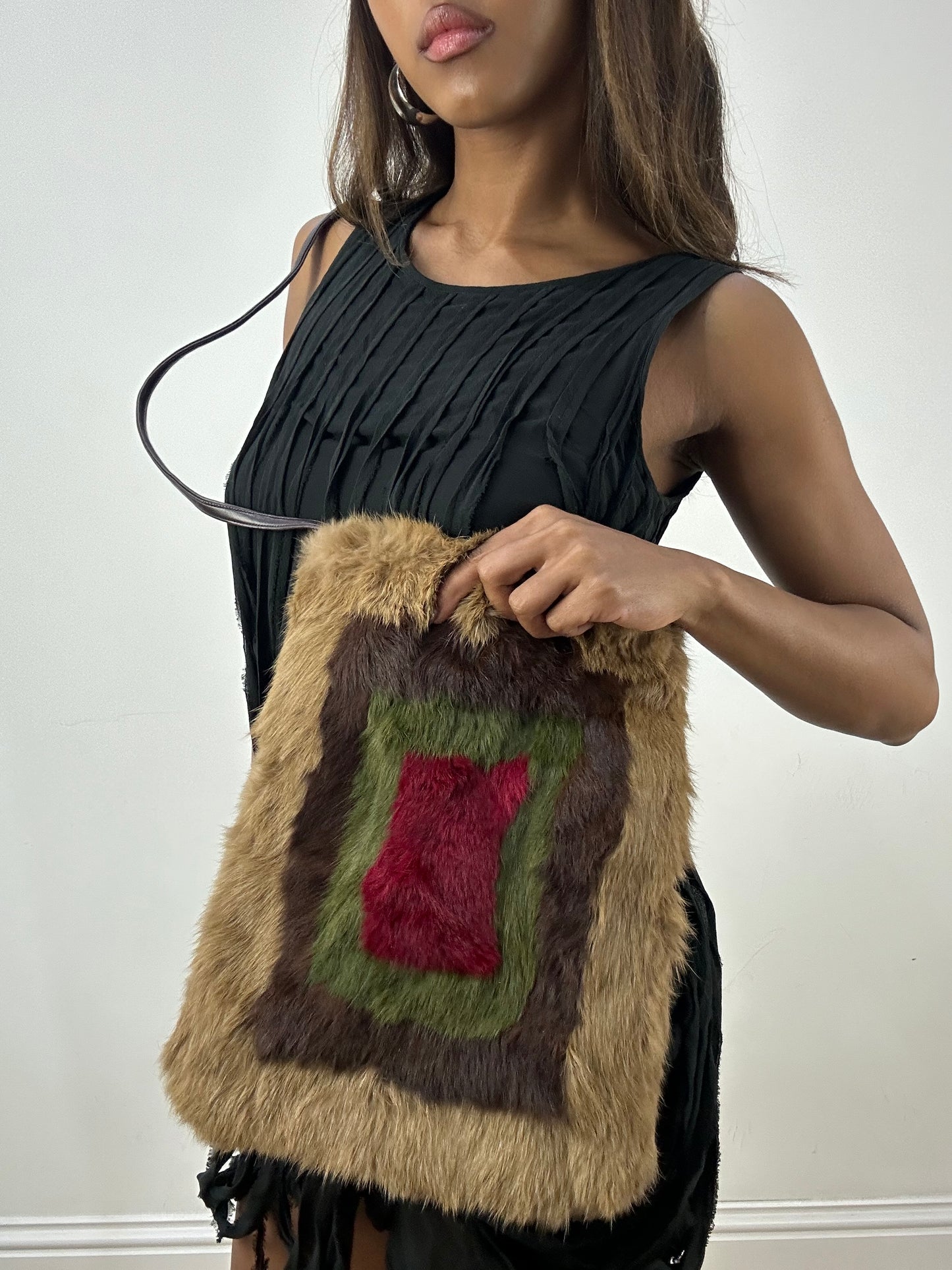 vintage edit: indie sleaze | brown faux fur crossbody shoulder bag
