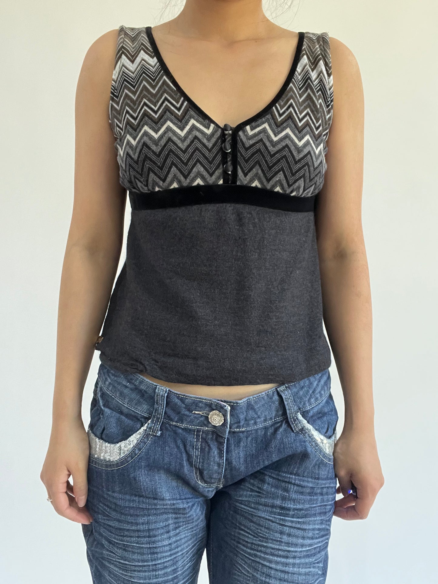 autumn picks | small grey and black sleeveless top