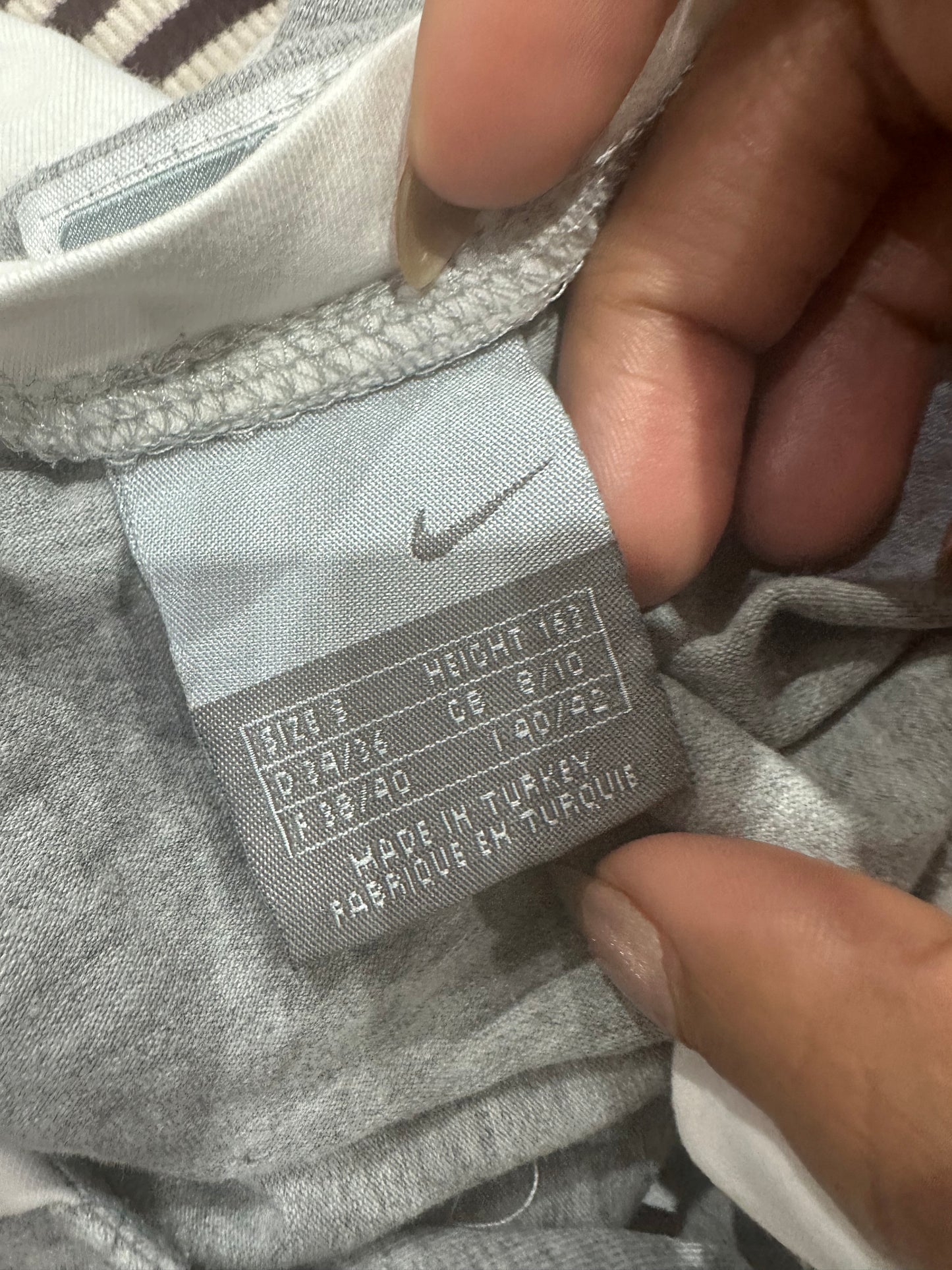 💻 athleisure edit | small grey nike long sleeve top