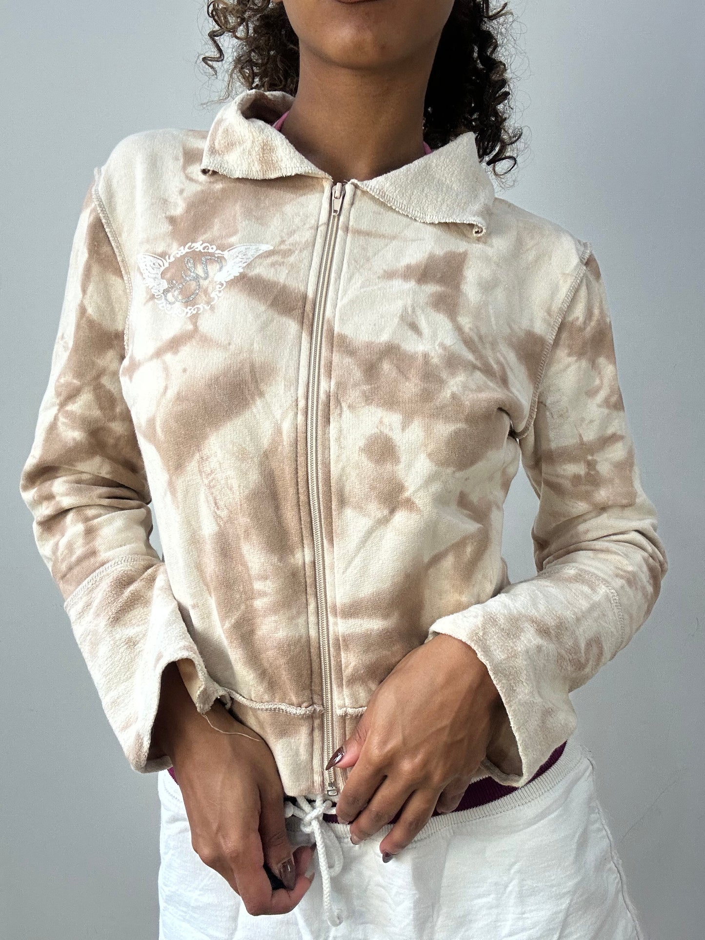 athleisure edit | small beige zip up jacket