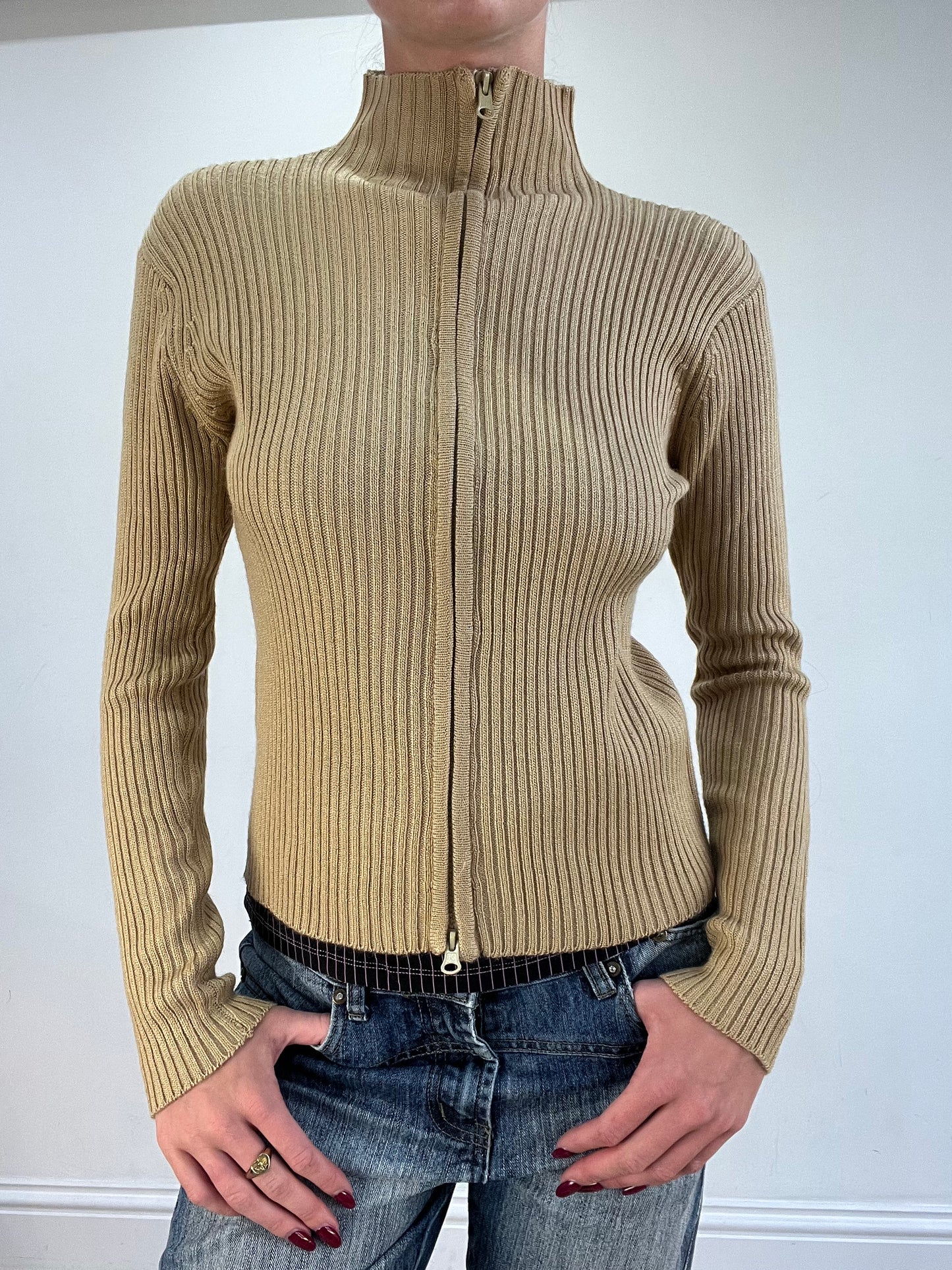 vintage edit sixteen | small beige ribbed dual zip jumper