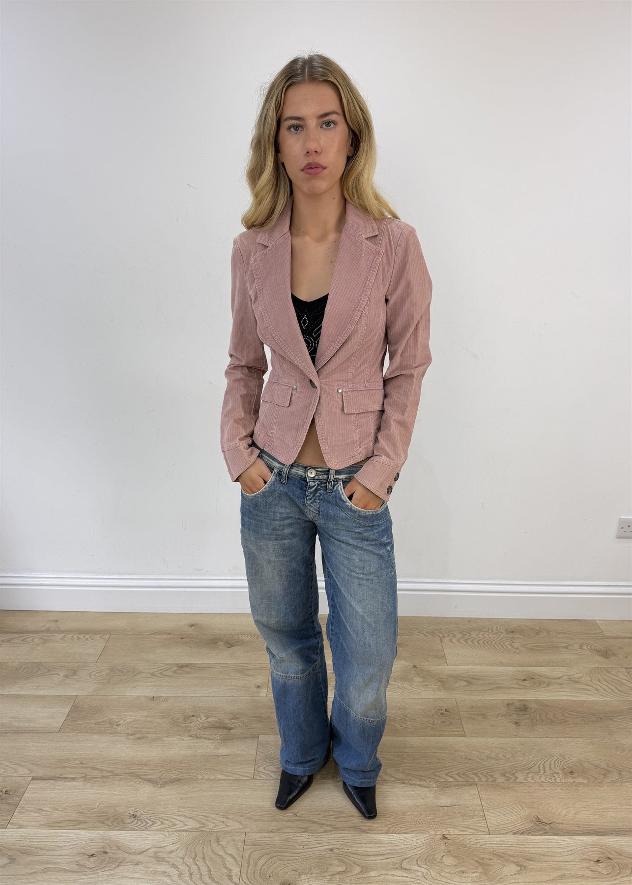 small dusty pink fitted blazer