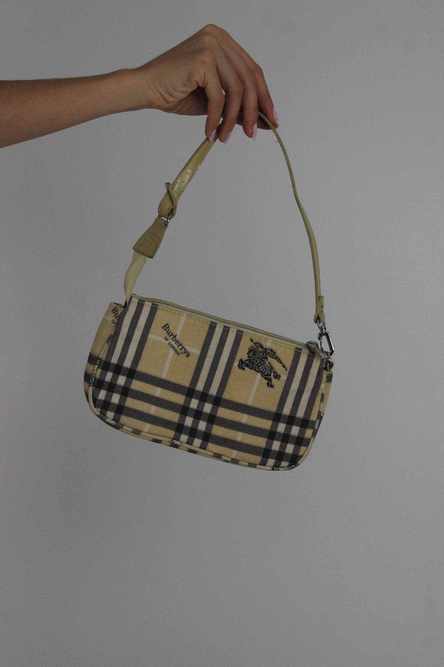 burberry check shoulder bag back view