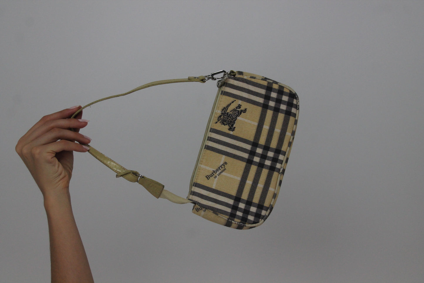 burberry check shoulder bag back view