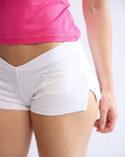 The Lorelle Shorts in Marshmallow White – pocket detail