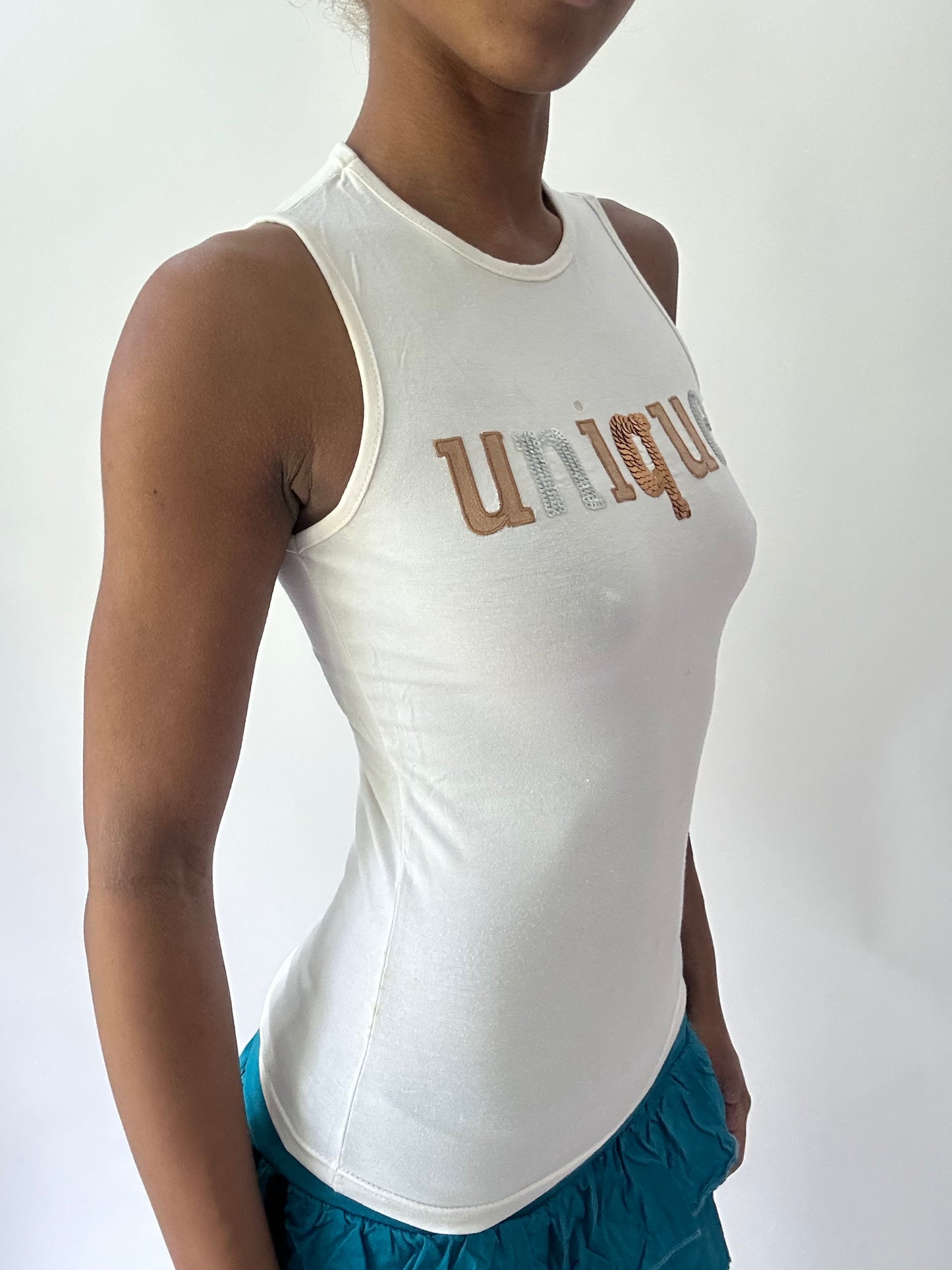 olivia rodrigo drop | extra small white ‘unique’ graphic tank top