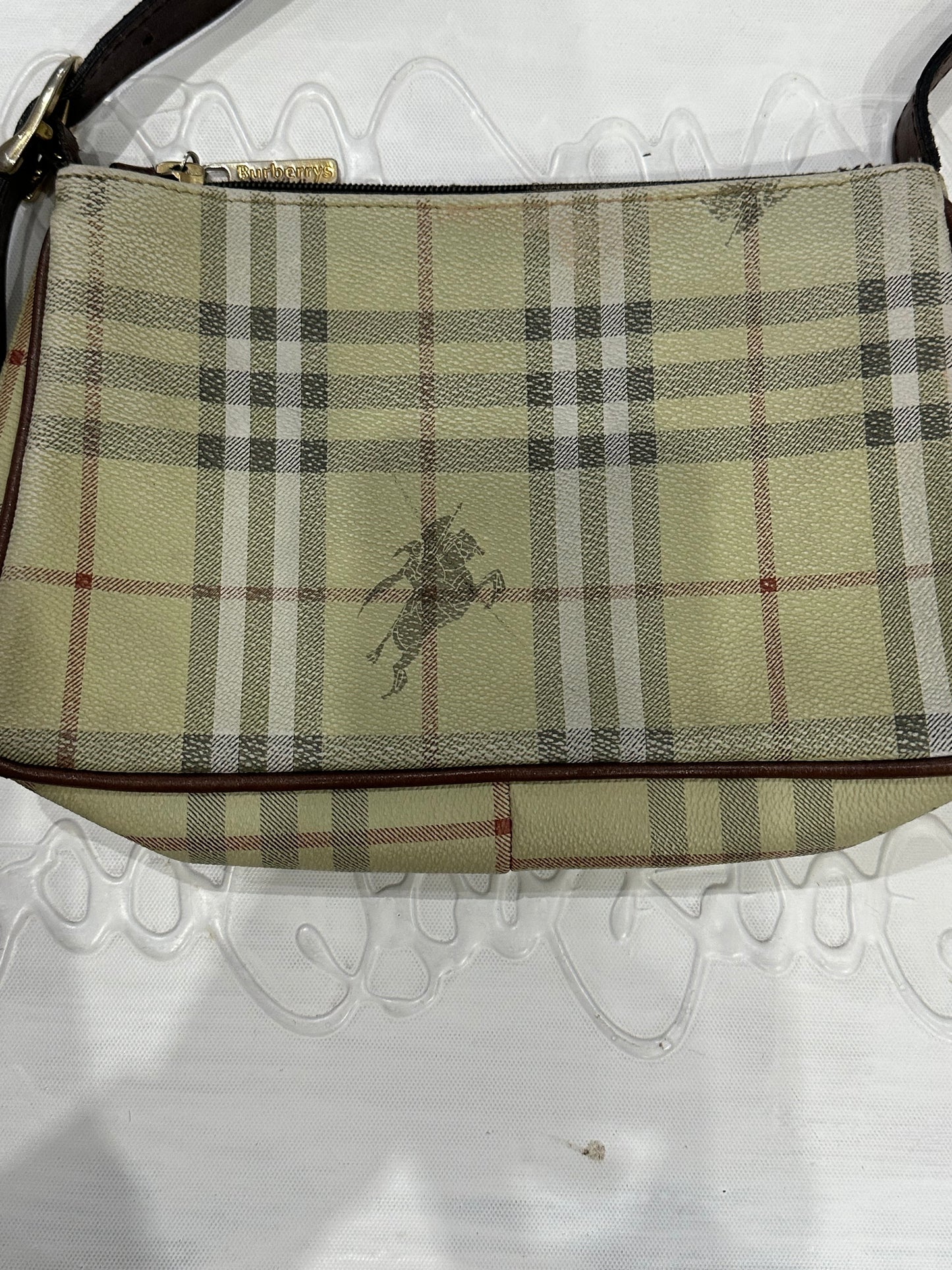 vintage edit: fashion week | cream and brown burberry monogram bag