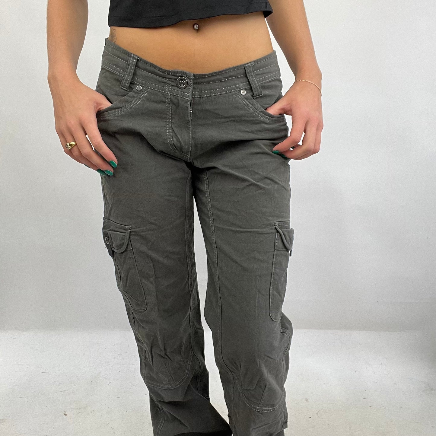 CARRIE BRADSHAW DROP | medium grey cargo trousers