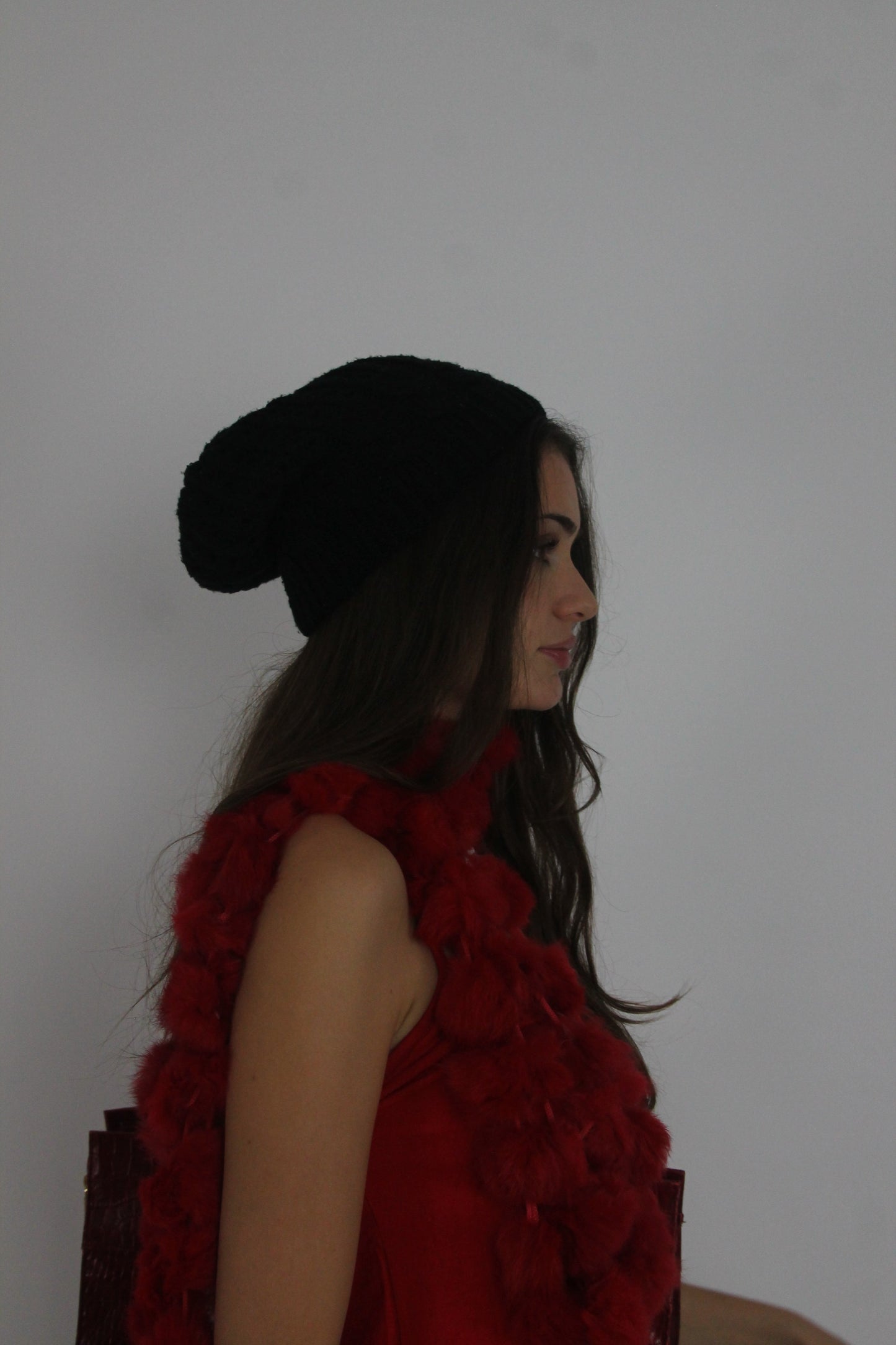 black slouch beanie detail view 01