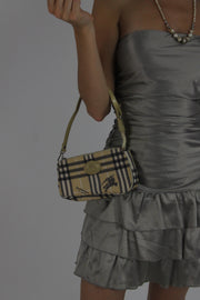 burberry check shoulder bag detail view 01