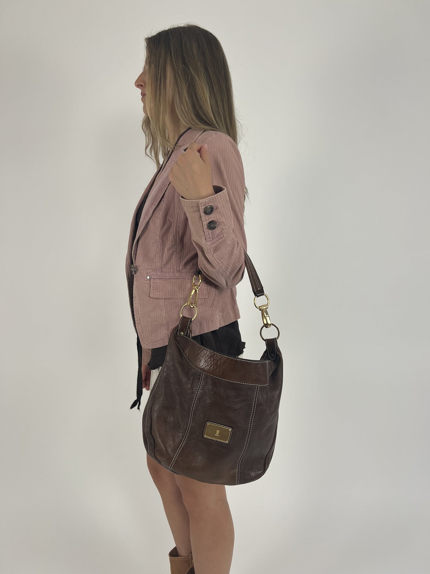 dark brown hobo shoulder bag detail view 01