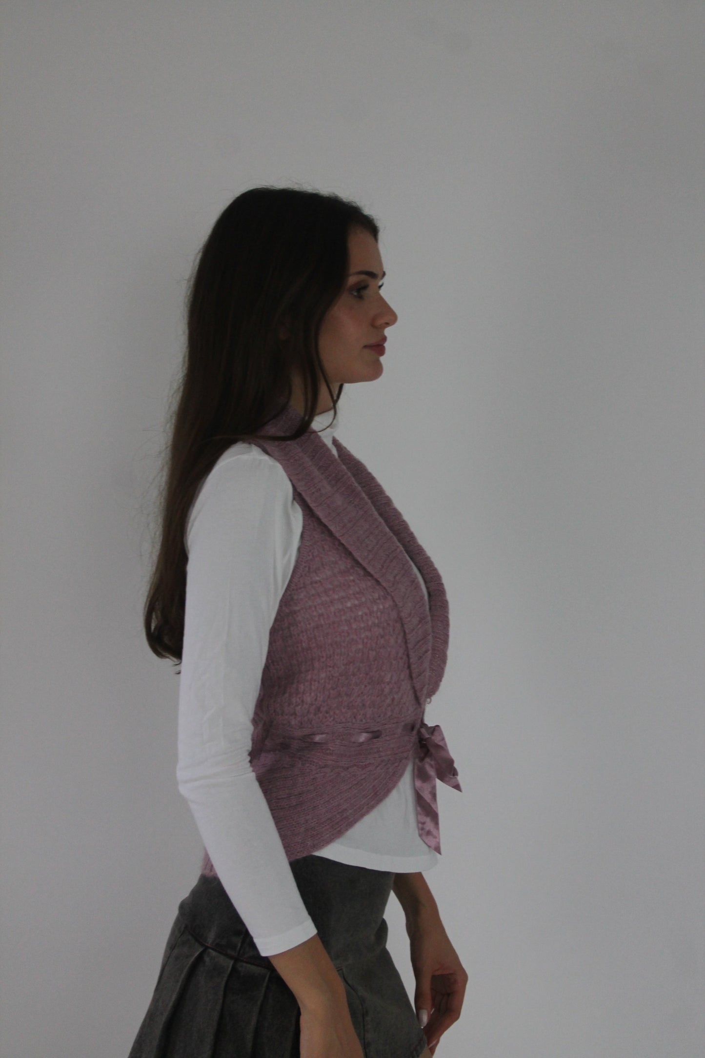 dusty pink tie-front knitted vest detail view 01