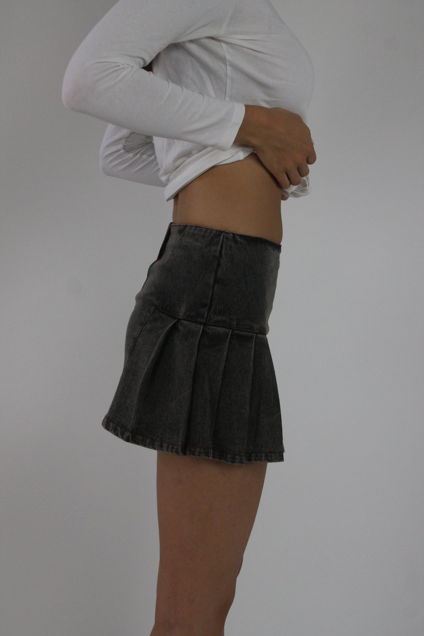 grey estasy pleated denim mini skirt detail view 01