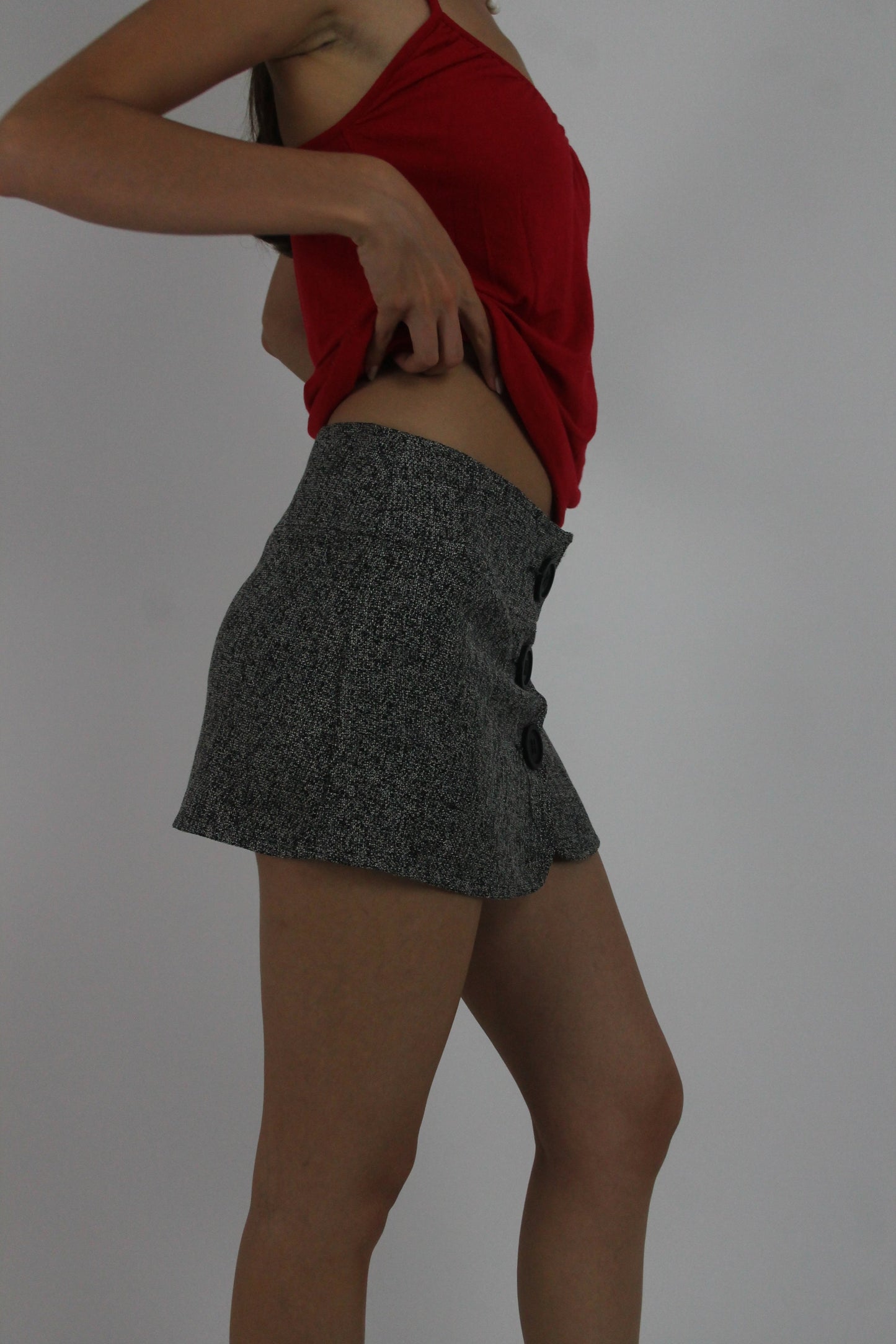grey button-front mini skort detail view 01