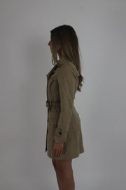 tan belted trench coat detail view 01