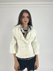 white double-breasted flared-sleeve jacket detail view 01