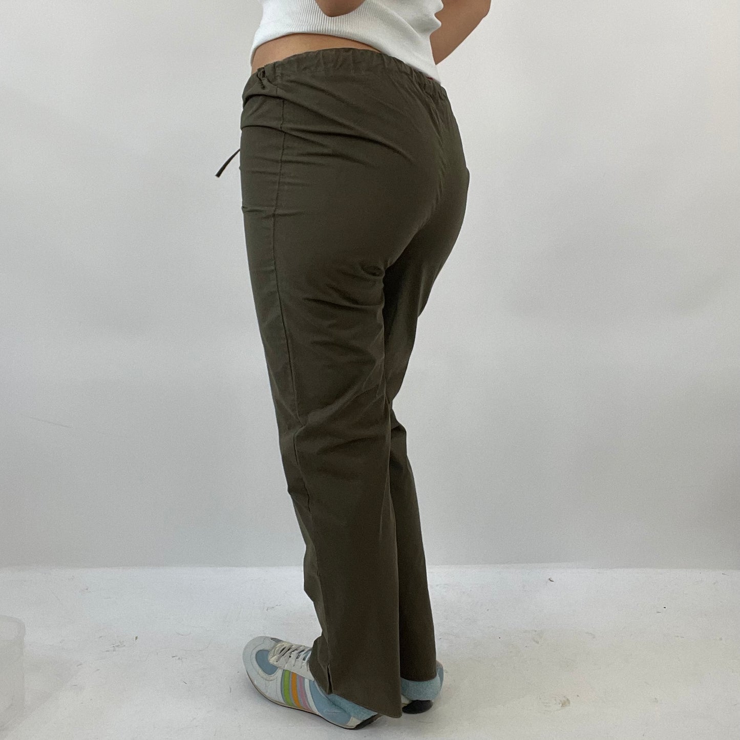 12 DAYS OF XMAS DROP | medium khaki drawstring trousers