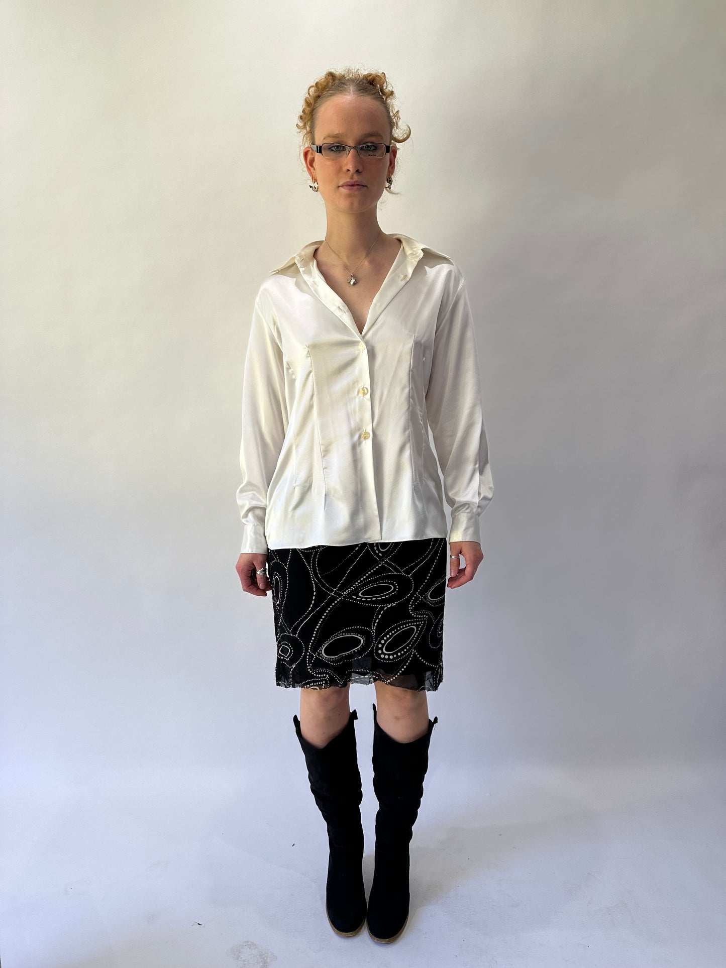 devil wears prada | medium white kookai satin style button up shirt