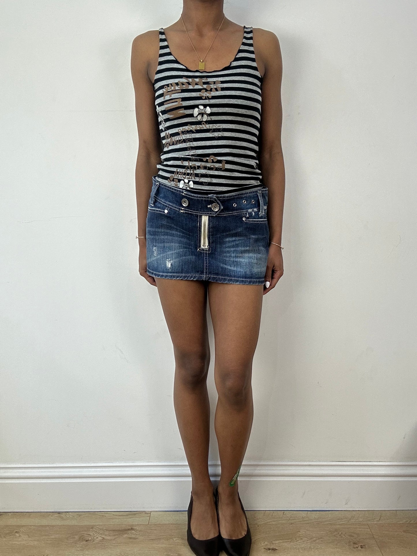 vintage edit eighteen | small blue denim zip low waisted mini skirt