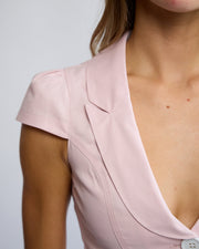 Penelope Pea Top in Powder Pink – cap-sleeve and lapel detail